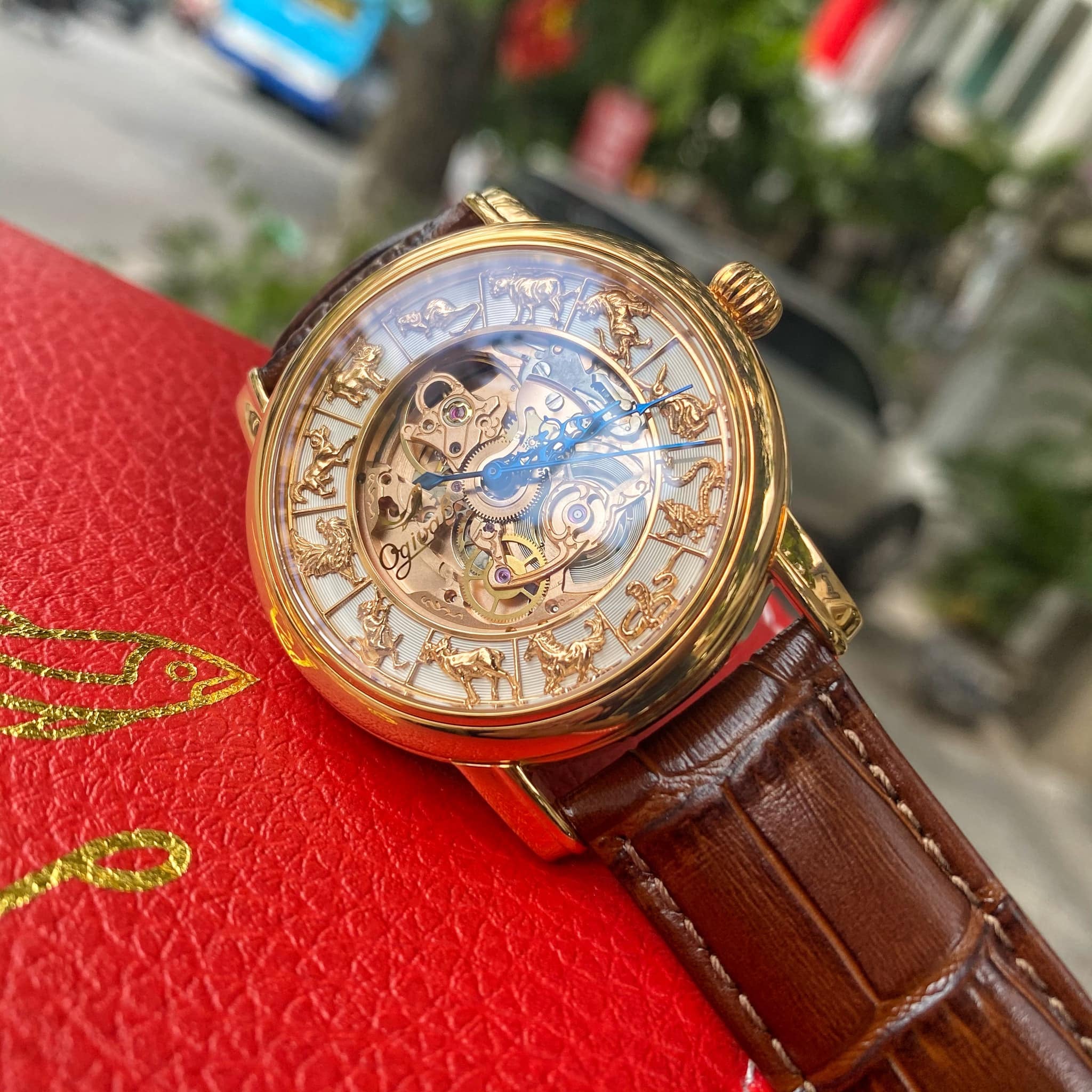 Hướng dẫn sử dụng và bảo quản đồng hồ Ogival 12 con giáp bền đẹp