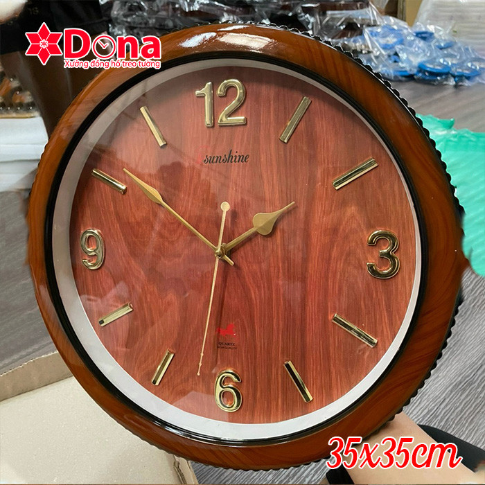 Mẫu đồng hồ treo tường 35cm phong cách giả gỗ