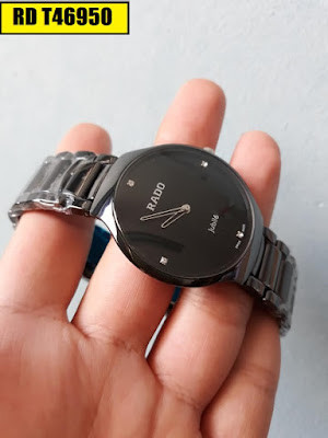 Đồng hồ Rado nam màu đen T46950, mặt số tối giản và vẻ đẹp bền vững