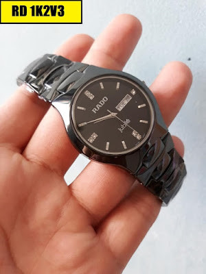 Đồng hồ Rado nam màu đen 1K2V3, thiết kế dây đá ceramic độc đáo