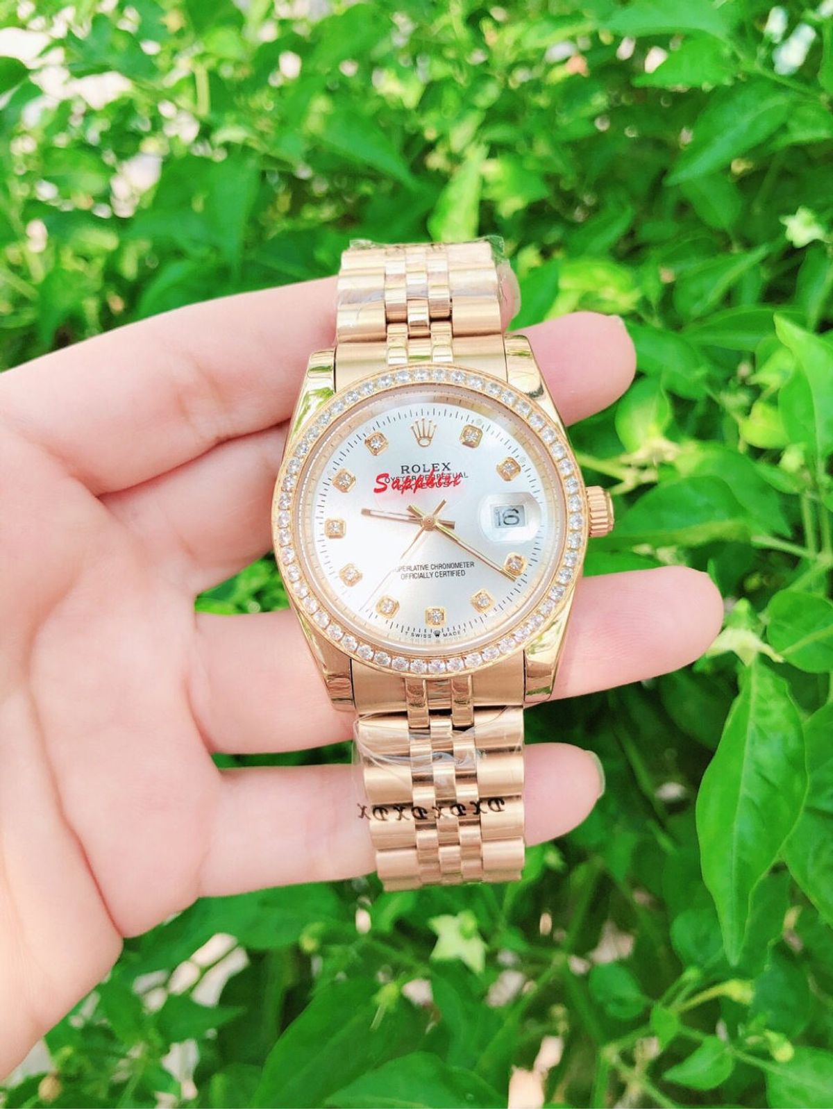 Chợ Sỉ Đồng Hồ Sài Gòn: Kinh Nghiệm Nhập Hàng Hiệu Quả Cho Người Mới Khởi Nghiệp