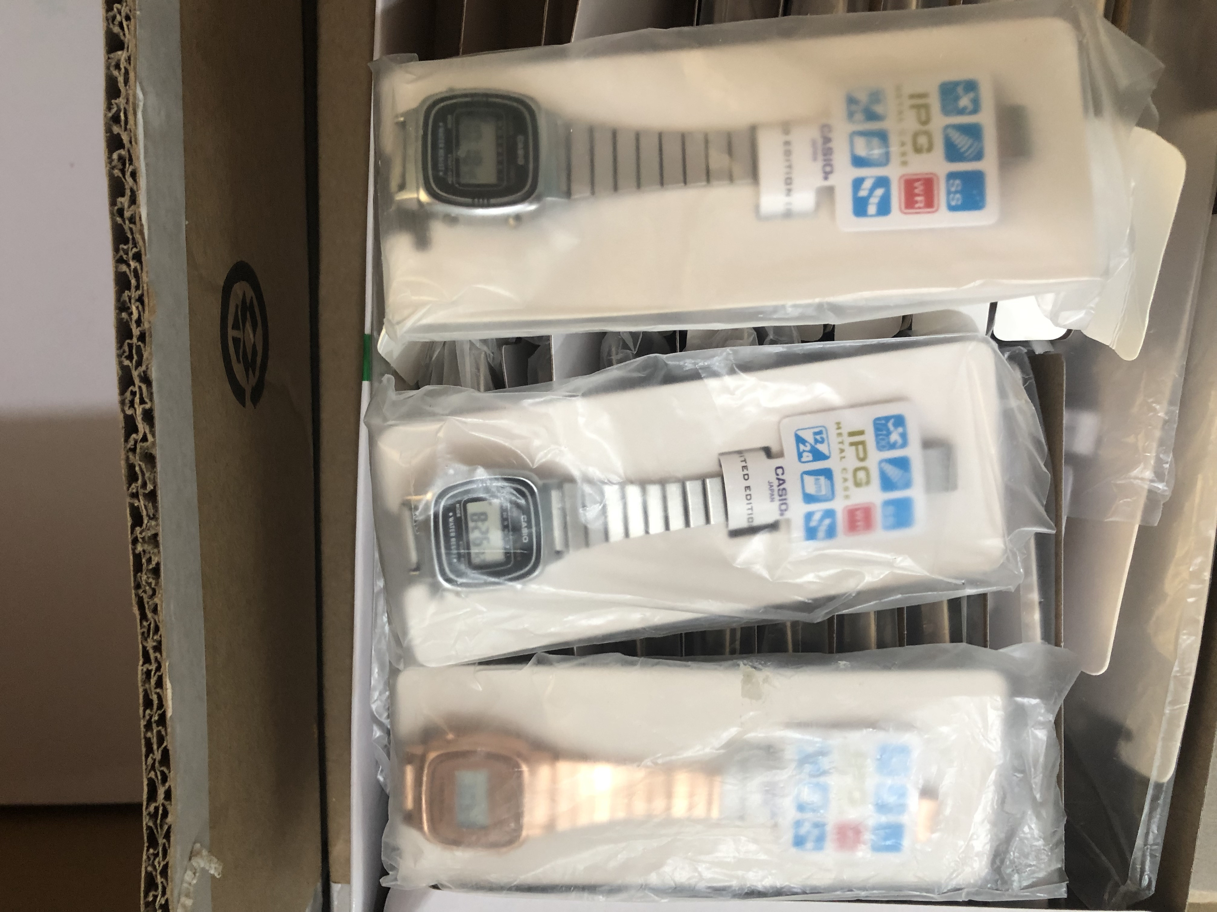 Phát hiện lô đồng hồ điện tử đeo tay nữ giả mạo nhãn hiệu Casio