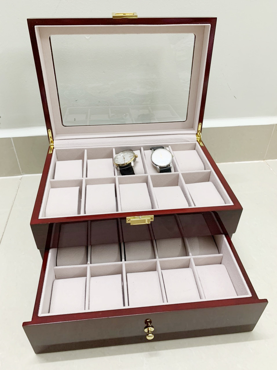 Góc nhìn chi tiết hộp đựng đồng hồ 20 chiếc