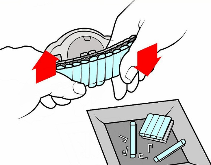 Tháo rời các mắt dây đồng hồ kiểu nẹp bằng lực khéo léo