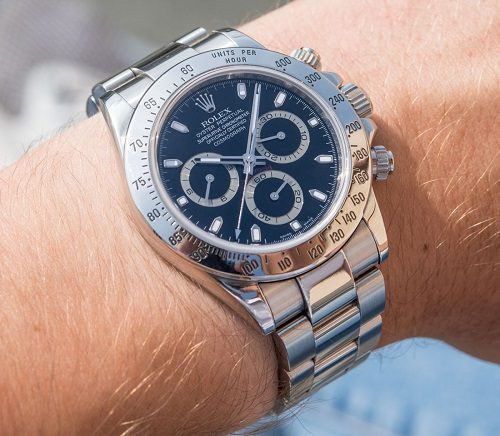 Mẫu đồng hồ Rolex Daytona 16520, một sự kết hợp thành công giữa Rolex và Zenith, tượng trưng cho chronograph tự lên dây.
