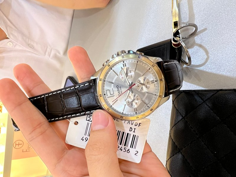Đồng hồ Casio MTP-1374L-7AVDF trên cổ tay khách hàng