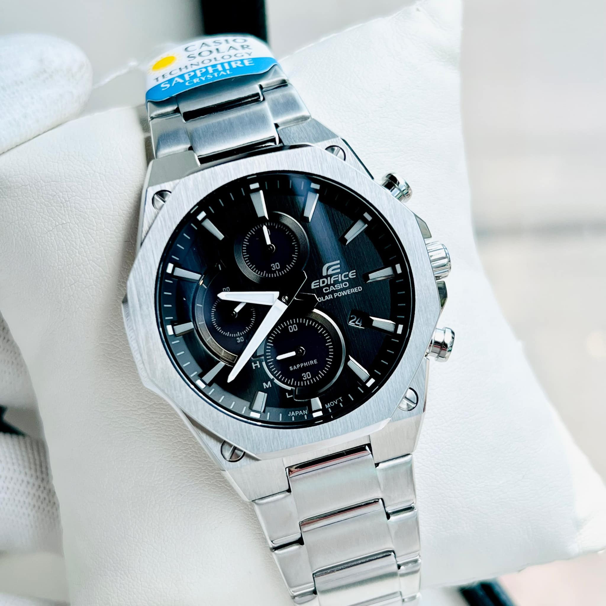 Dòng đồng hồ Casio Edifice EFS-S570D mặt kính Sapphire và thiết kế bát giác