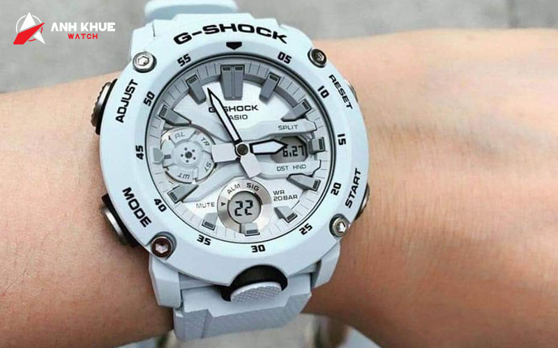 Đồng hồ G-Shock GA-2000S-7A trắng tinh khôi