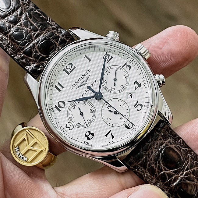Đồng hồ Longines Master Collection L2.759.4.78.3 với mặt số trắng tinh tế, là lựa chọn lý tưởng cho người mệnh Kim