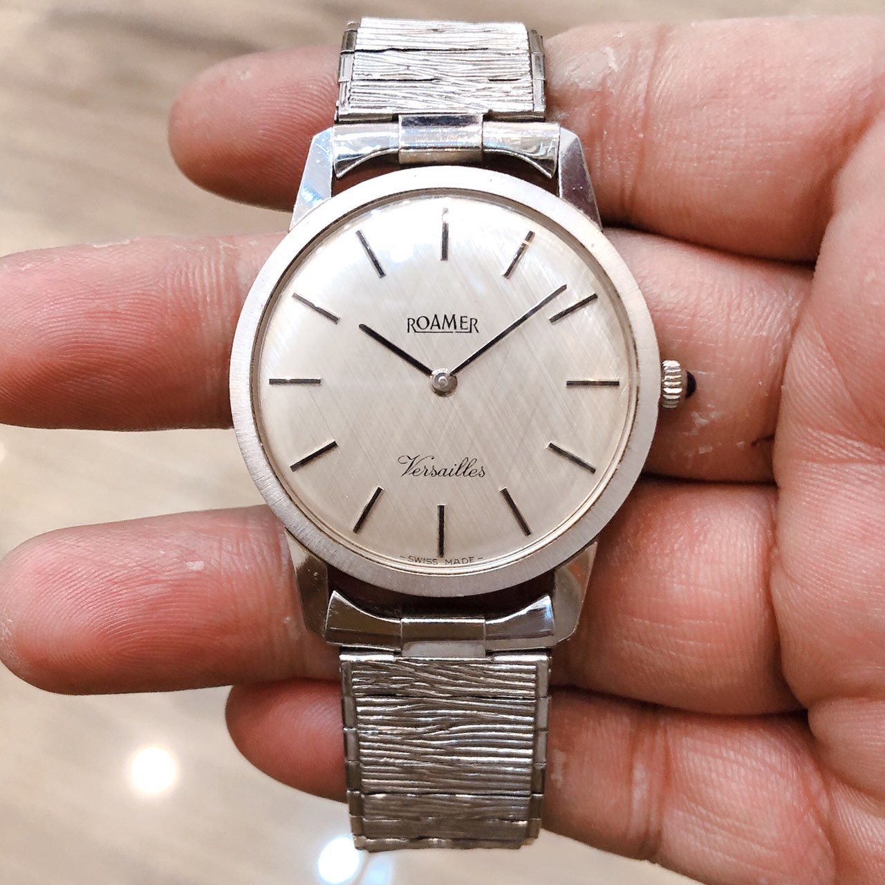 Đồng Hồ Roamer Của Nước Nào? Khám Phá Thương Hiệu Swiss Made Đích Thực