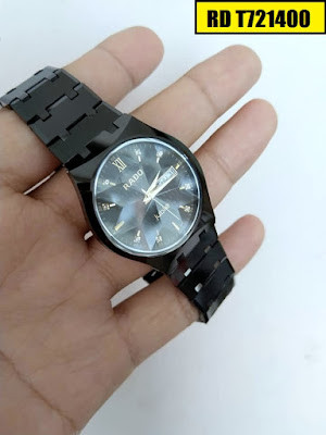 Mẫu đồng hồ Rado nam màu đen T721400 với mặt số tối giản và dây ceramic bền bỉ