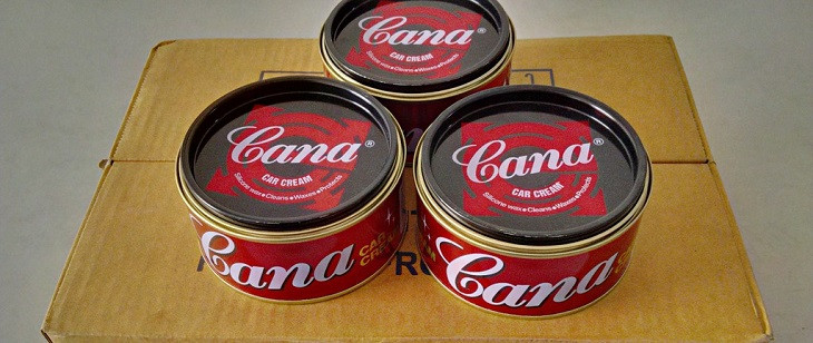 Lau sạch đồng hồ với dung dịch xi cana chuyên dụng để đánh bóng