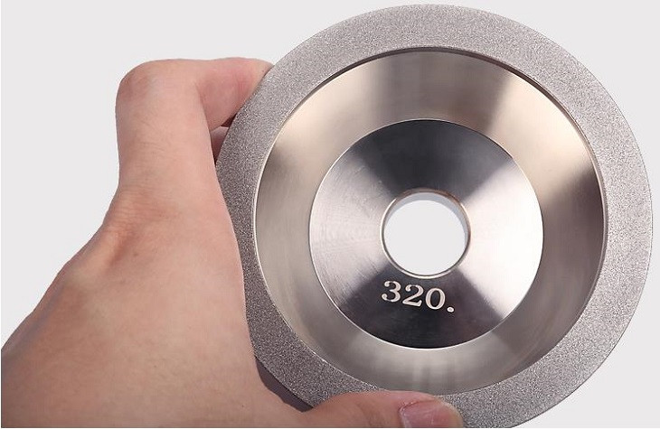 Bánh xe quay hỗ trợ đánh bóng dây đồng hồ kim loại nhanh chóng