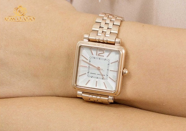 Đồng hồ Marc Jacobs MJ3514 mặt vuông dây kim loại màu vàng hồng sang trọng