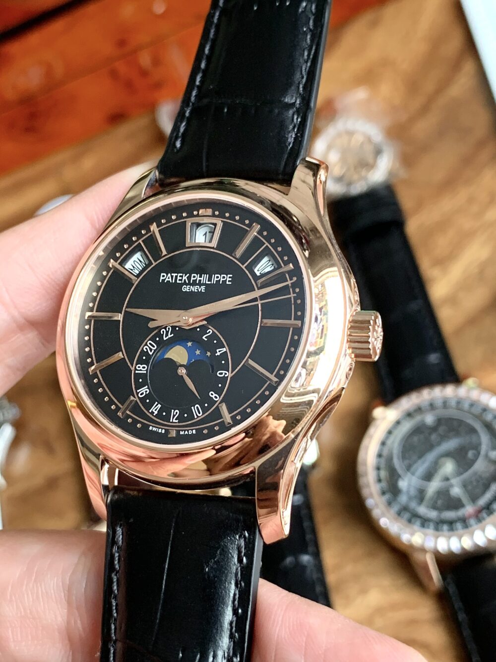 Đồng hồ Patek Philippe Dây Da: Biểu Tượng Của Đẳng Cấp Vượt Thời Gian