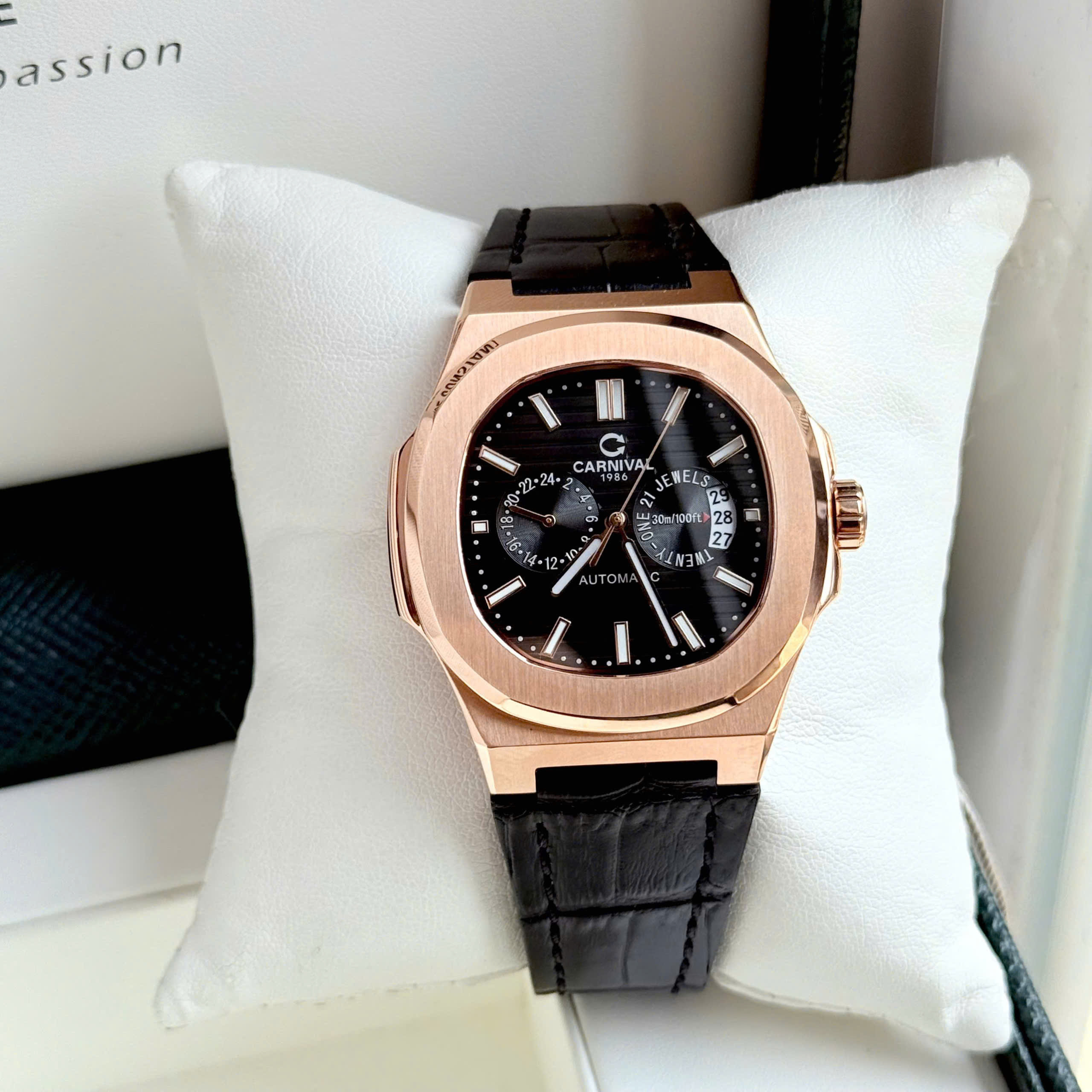 Đồng Hồ Pierre Cardin Dây Da: Biểu Tượng Phong Cách Pháp Thanh Lịch