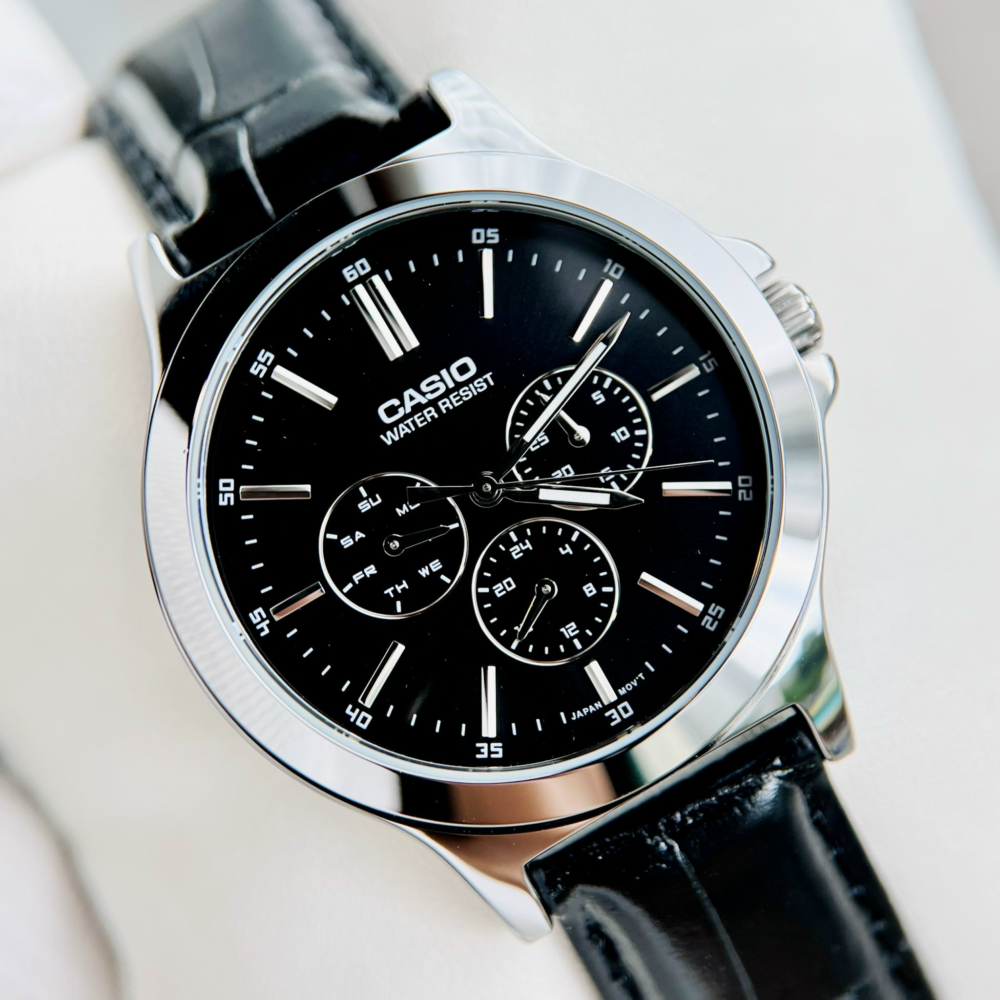 Đồng Hồ Đeo Tay Casio Nam Giá Rẻ: Lựa Chọn Thông Minh Cho Phong Cách & Bền Bỉ