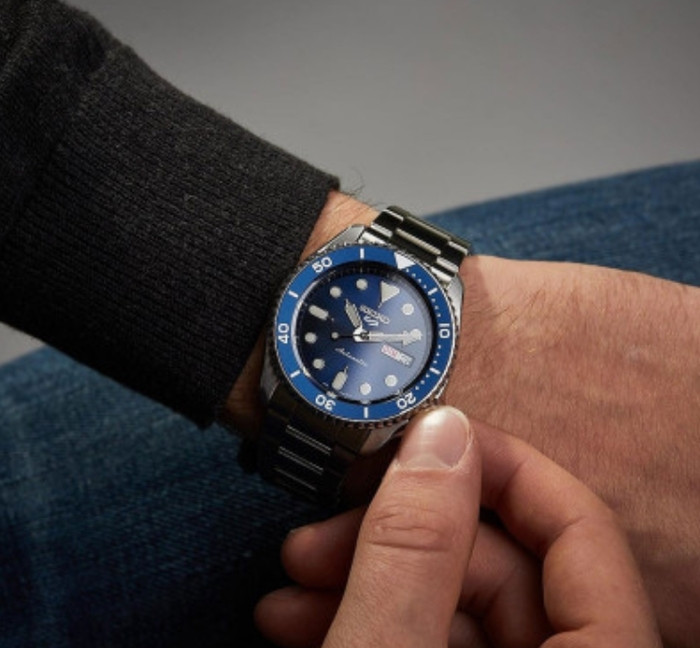 Đồng hồ nam Seiko 5 SRPD51K1S với thiết kế mạnh mẽ