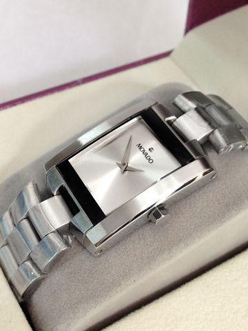 Đồng Hồ Movado Nam Mặt Vuông: Biểu Tượng Của Nghệ Thuật Tối Giản và Đẳng Cấp Thụy Sĩ