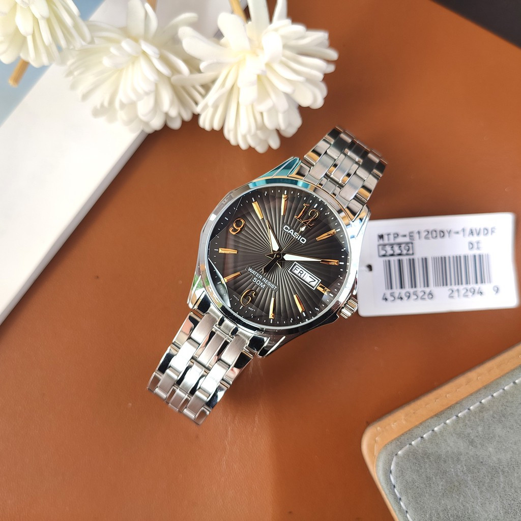 Đồng hồ Casio MTP-E120DY-1AVDF với mặt số đen và vạch giờ vàng kim loại