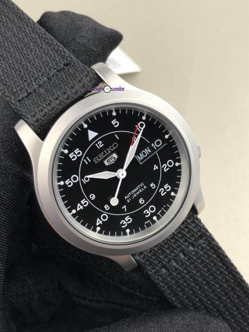 Đánh Giá Đồng Hồ Hải Triều: Khám Phá Sức Hút Huyền Thoại Của Seiko 5 Quân Đội