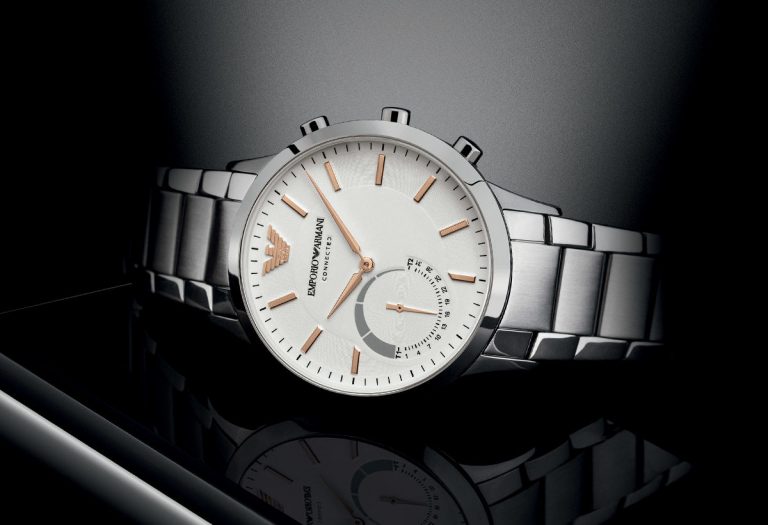 Thay Mặt Kính Đồng Hồ Armani: Hướng Dẫn Toàn Diện Từ Chuyên Gia Để Bảo Vệ Vẻ Đẹp Sang Trọng