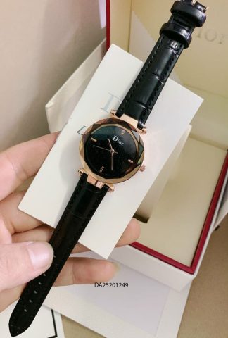 Đồng Hồ Dior Nữ Dây Da: Biểu Tượng Của Sự Sang Trọng Và Phong Cách Thời Thượng