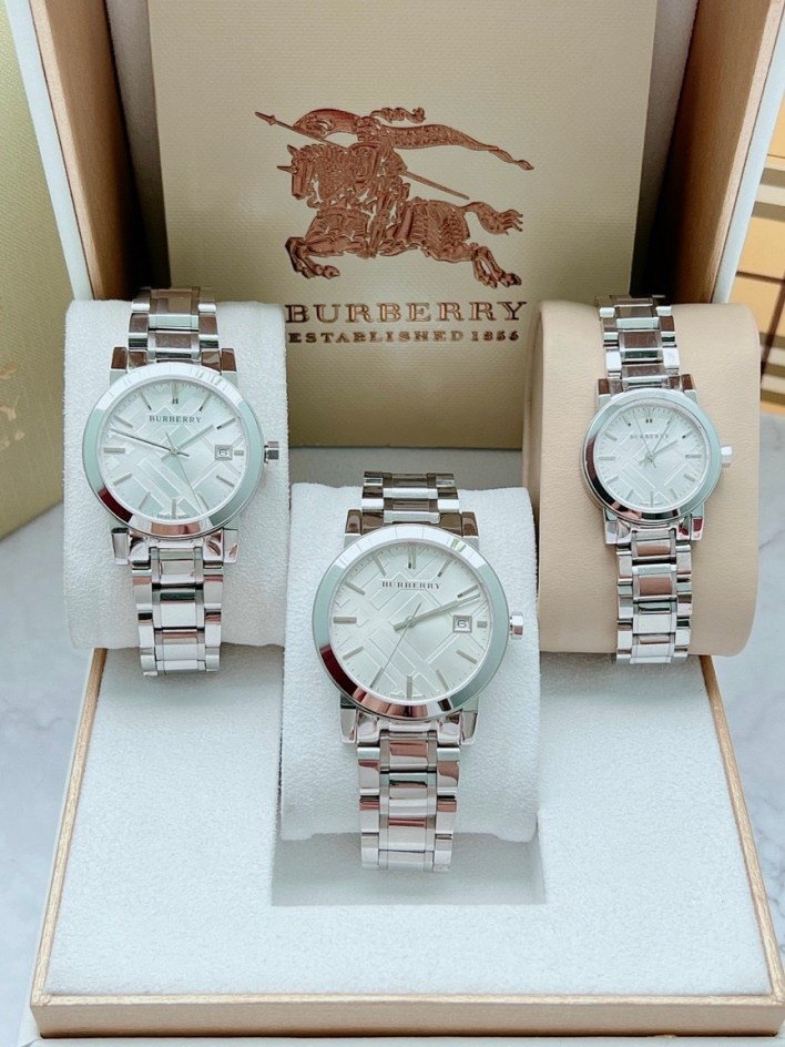 Đồng Hồ Burberry Nữ Mặt Tròn: Biểu Tượng Của Sự Sang Trọng Và Phong Cách Đẳng Cấp