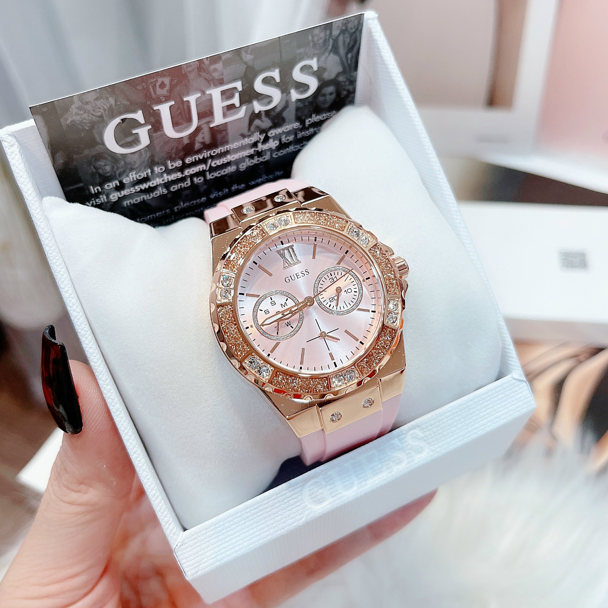 Cách Nhận Biết Đồng Hồ Guess Chính Hãng: Hướng Dẫn Chi Tiết Từ Chuyên Gia