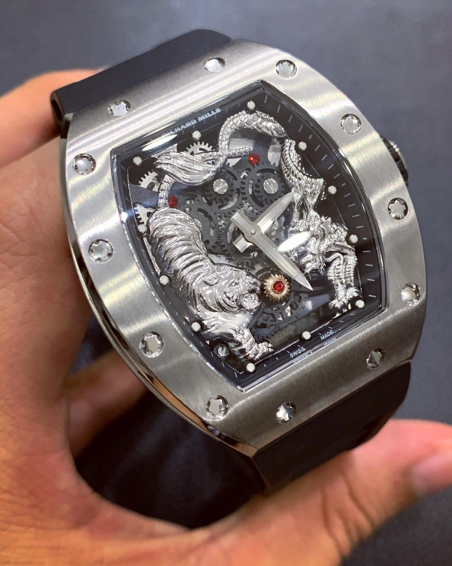Đồng hồ Richard Mille Siêu Cấp: Khám Phá Sự Thật Đằng Sau Biểu Tượng