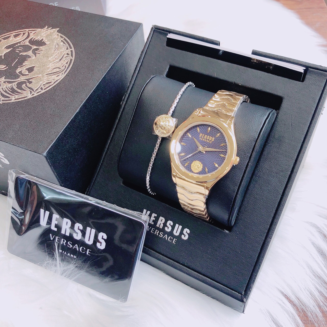 Đồng Hồ Versus Versace Chính Hãng: Hướng Dẫn Chi Tiết Để Nhận Diện và Bảo Quản
