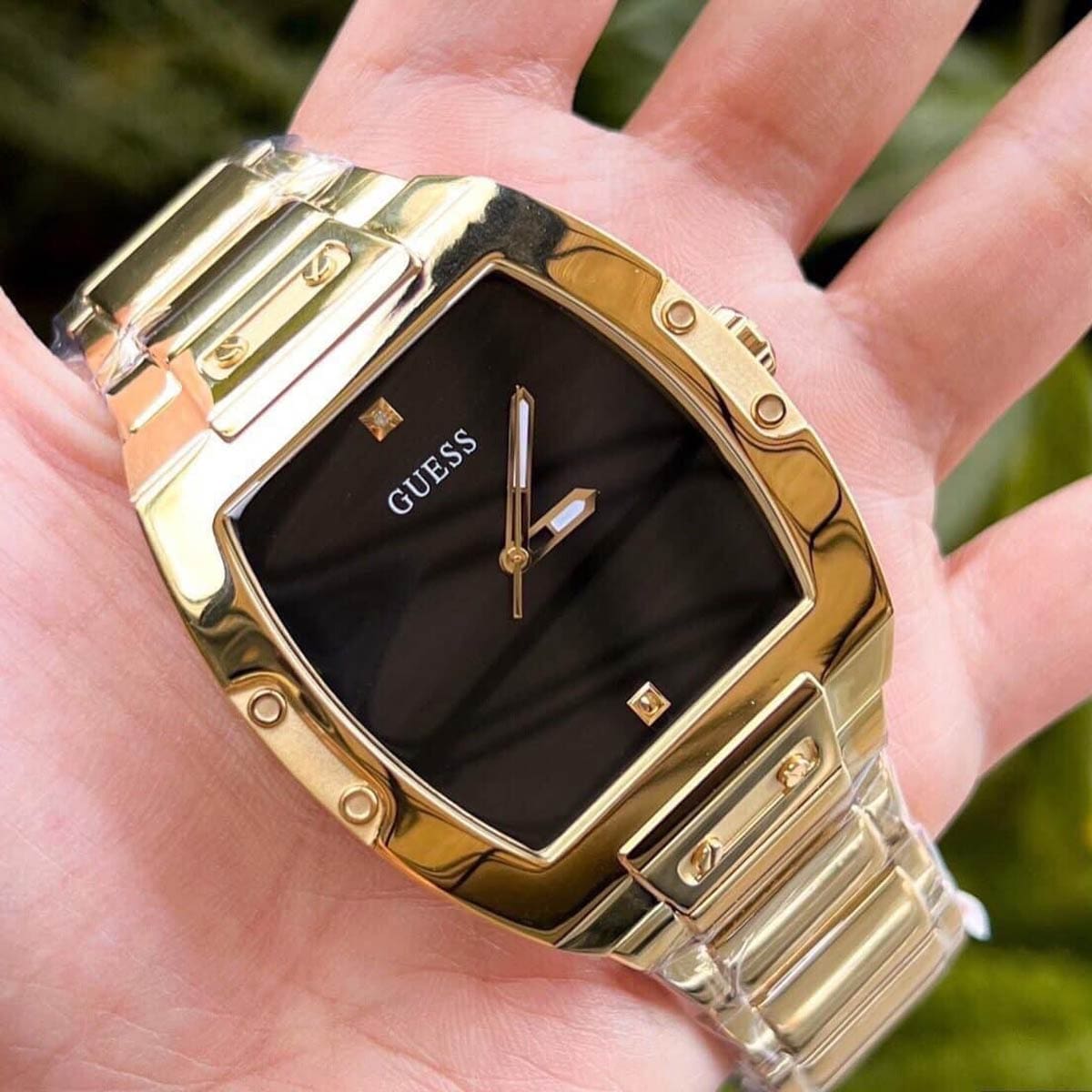 Đồng Hồ Guess Mặt Vuông Nữ: Biểu Tượng Của Phong Cách Thanh Lịch Và Cá Tính Đồng Hồ Guess Mặt Vuông Nữ: Biểu Tượng Của Phong Cách Thanh Lịch Và Cá Tính
