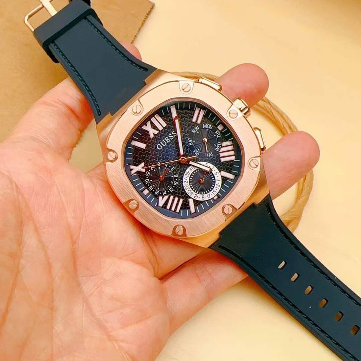 Đồng Hồ Guess Nam Dây Kim Loại: Biểu Tượng Phong Cách & Đẳng Cấp Đồng Hồ Guess Nam Dây Kim Loại: Biểu Tượng Phong Cách & Đẳng Cấp