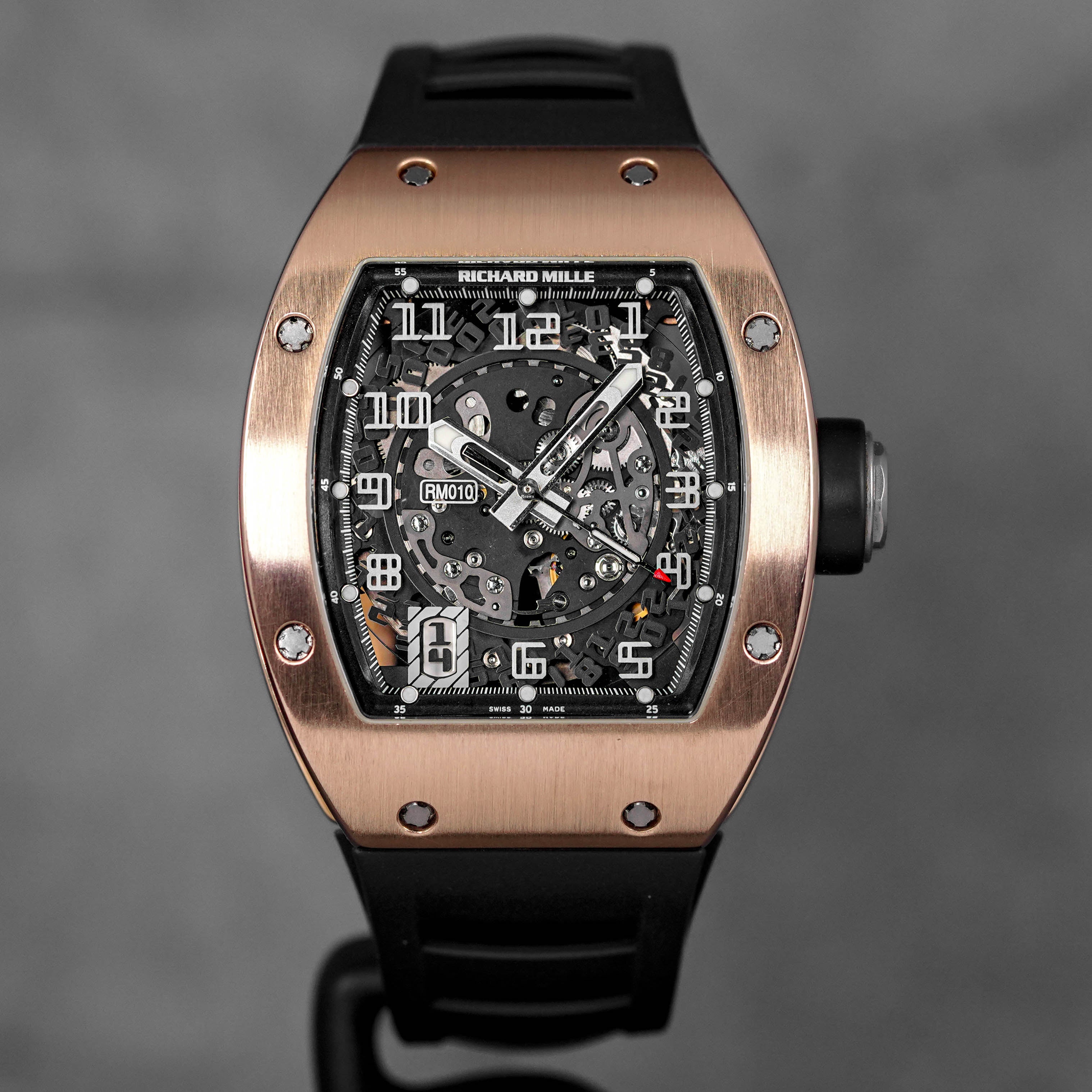 Đồng Hồ Richard Mille RM 010: Tuyệt Tác Của Sự Đổi Mới Và Tinh Hoa Cơ Khí