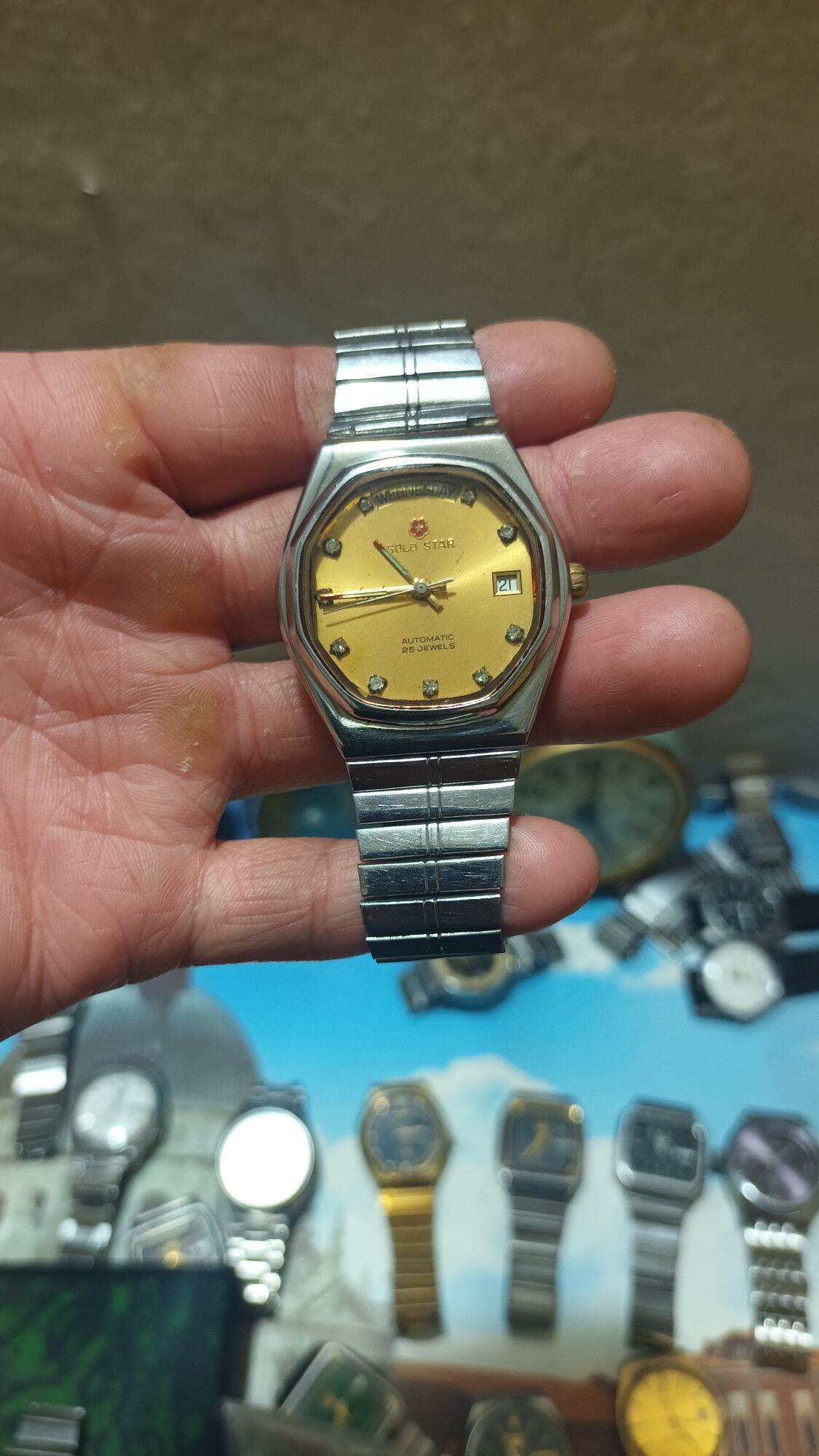 Đồng hồ Gold Star Automatic 25 Jewels: Khám phá giá trị cổ điển và công nghệ tự động