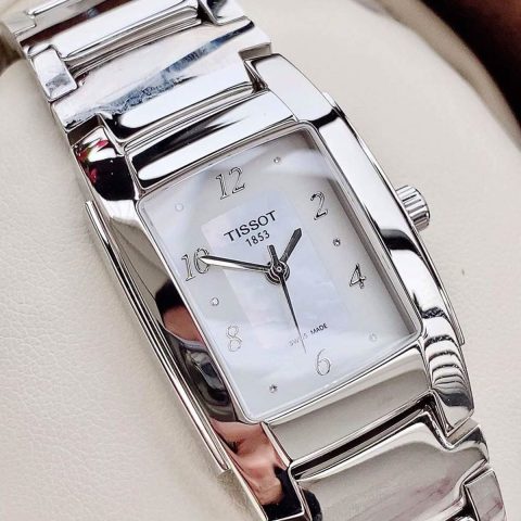 Đồng Hồ Tissot Nữ Mặt Vuông: Biểu Tượng Của Sự Thanh Lịch Vượt Thời Gian