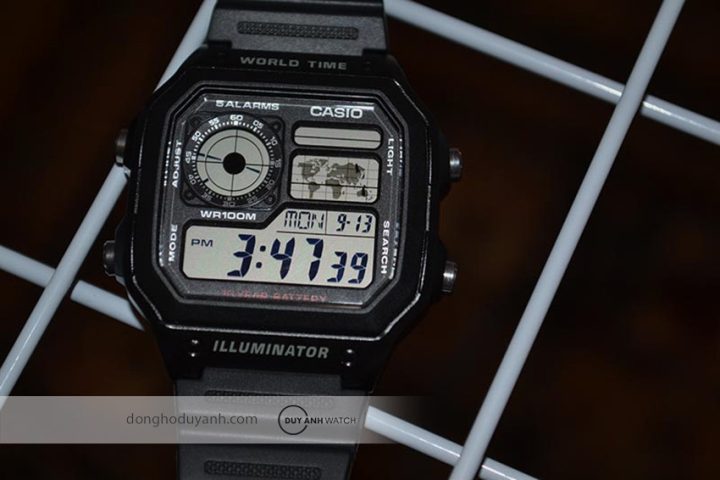 Đồng hồ Casio AE-1200WH-1AVDF với màn hình điện tử hiển thị đa chức năng, lựa chọn đồng hồ dưới 3 triệu.