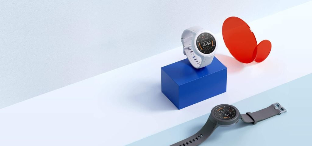 Cận cảnh mặt sau đồng hồ thông minh Amazfit Verge Lite với cảm biến nhịp tim và dây đeo