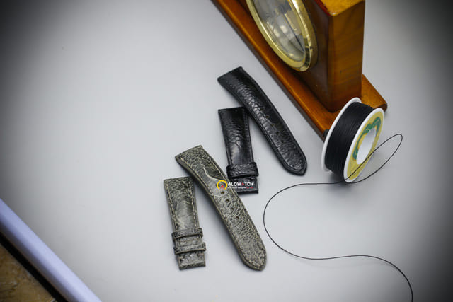 Quá trình chế tác dây da đồng hồ Seiko thủ công bởi thợ chuyên nghiệp