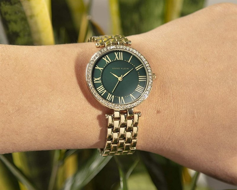 Đồng hồ Anne Klein tôn vinh vẻ đẹp sang trọng và quý phái của phái nữ