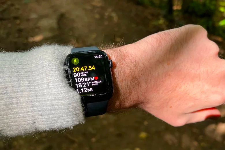 Apple Watch SE 2 (2022) với chip S8 và WatchOS 9