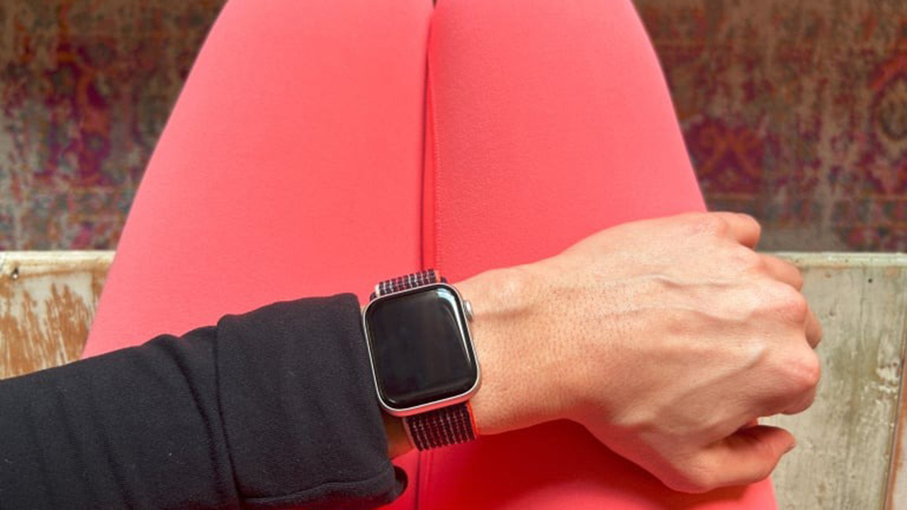Đánh giá đồng hồ Apple Watch SE 2022 - màn hình hiển thị ứng dụng thể thao