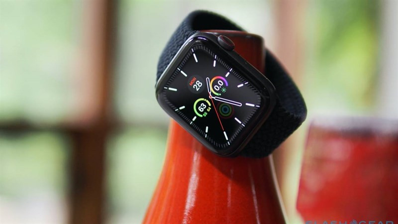 Apple Watch SE giữ nguyên thiết kế đặc trưng, một lựa chọn đồng hồ thông minh giá tốt