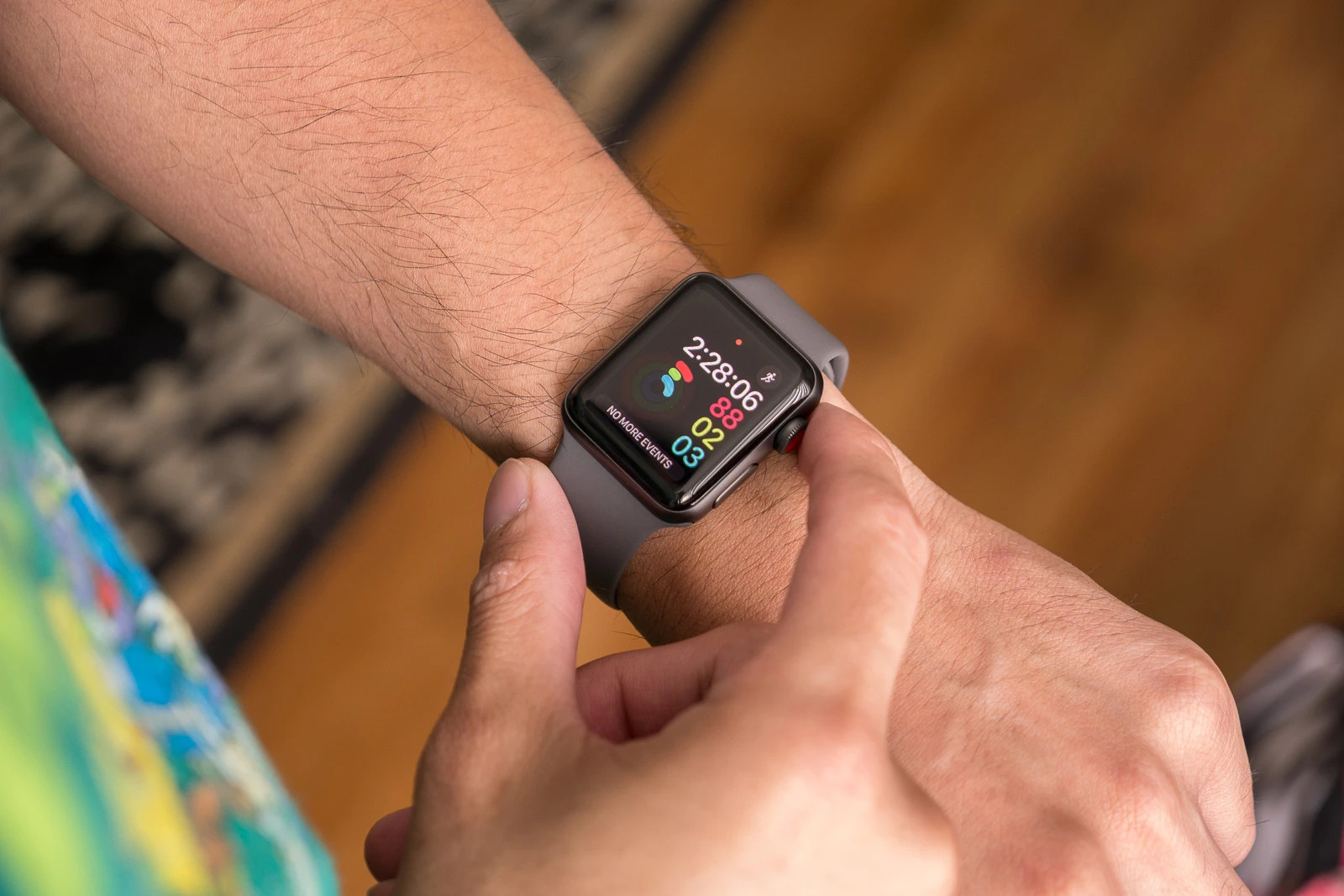 Hình ảnh Apple Watch Series 3, minh chứng cho độ bền và sức hút bền vững trong phân khúc đồng hồ thông minh Apple giá phải chăng