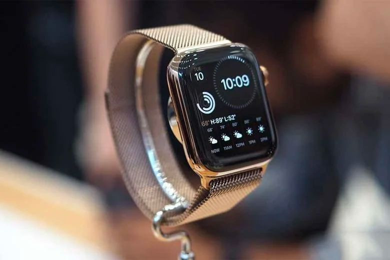 Apple Watch Series 8 (2022) với chế độ tiết kiệm pin và cảm biến nhiệt độ