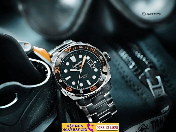 Chức năng GMT trên vòng bezel đồng hồ SK, theo dõi nhiều múi giờ khác nhau