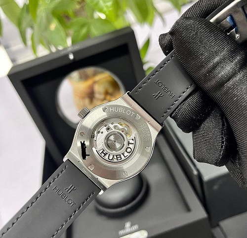 Chính sách bảo hành minh bạch khi mua bán đồng hồ Hublot cũ chính hãng