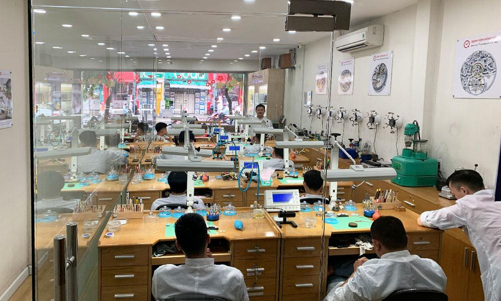 Khách hàng được tư vấn tận tình tại Bệnh Viện Đồng Hồ