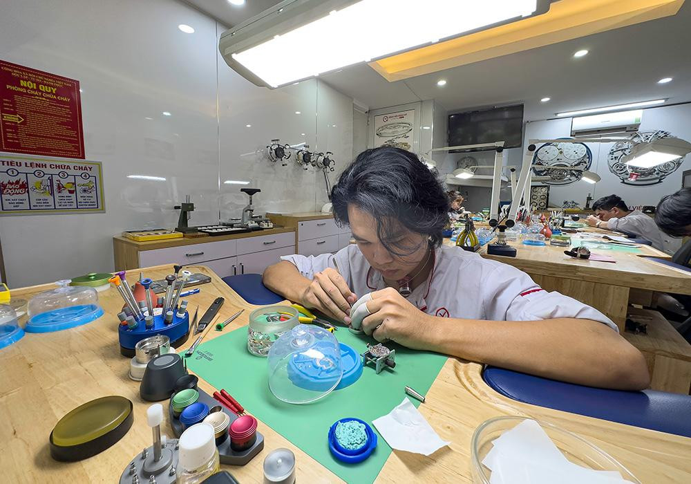 Quầy tư vấn khách hàng thân thiện tại Bệnh Viện Đồng Hồ Hà Nội chi nhánh Đường Láng