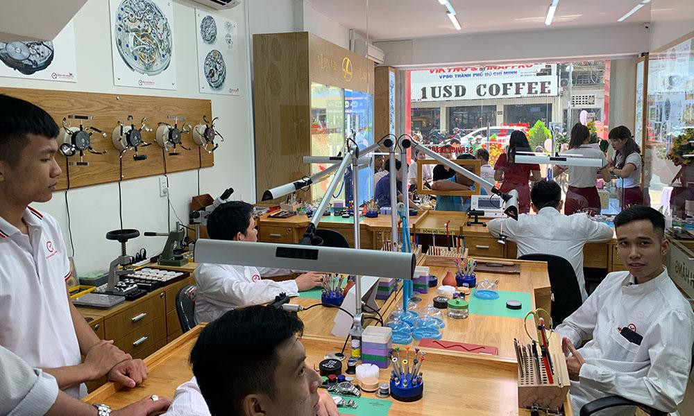 Phòng kỹ thuật được trang bị máy móc tiên tiến tại Bệnh Viện Đồng Hồ